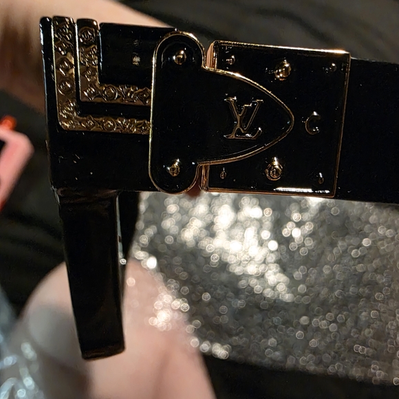 USED...Louis Vuitton Glossy Black Oversized Glasses With Gold Accents - Picture 6 of 9